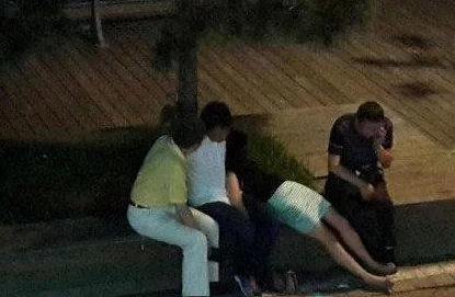 男人用嘴添女人下身免费视频该标题暗示色情内容，可能涉及违法传播，用户需谨慎辨别风险